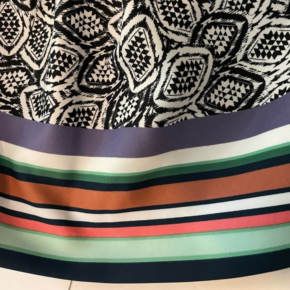 Vince Camuto Women's Fit Flare Dress Halter Sleeves size 8 Black White Printed - Picture 8 of 10